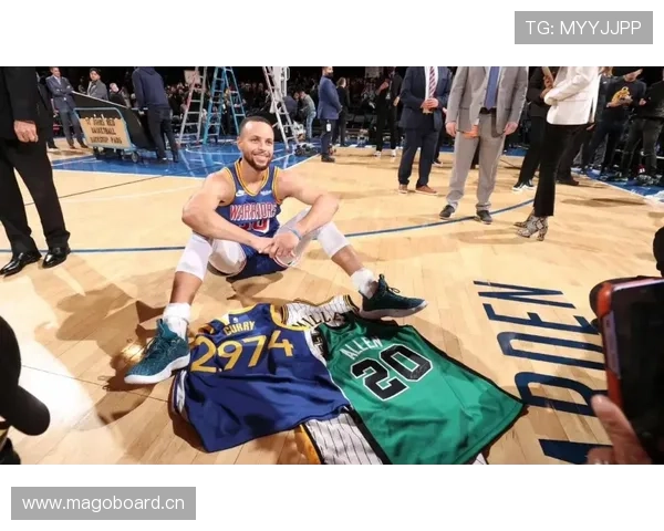 [NBA]不讲理！库里接锅三分稳稳命中.